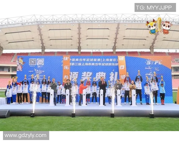 探索会员制足球俱乐部的独特魅力与发展潜力助力足球文化的传播与普及